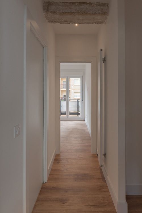 Pasillo en vivienda rehabilitada
